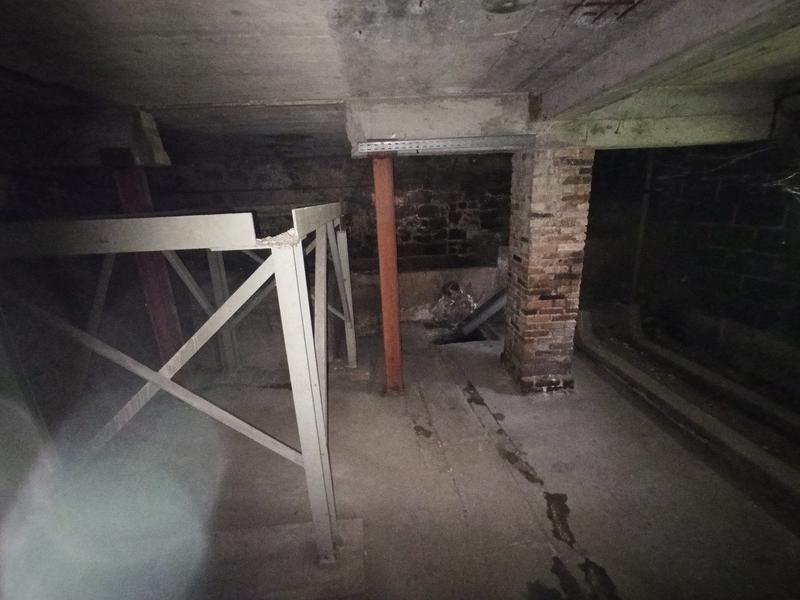 Local commercial - 597 m²