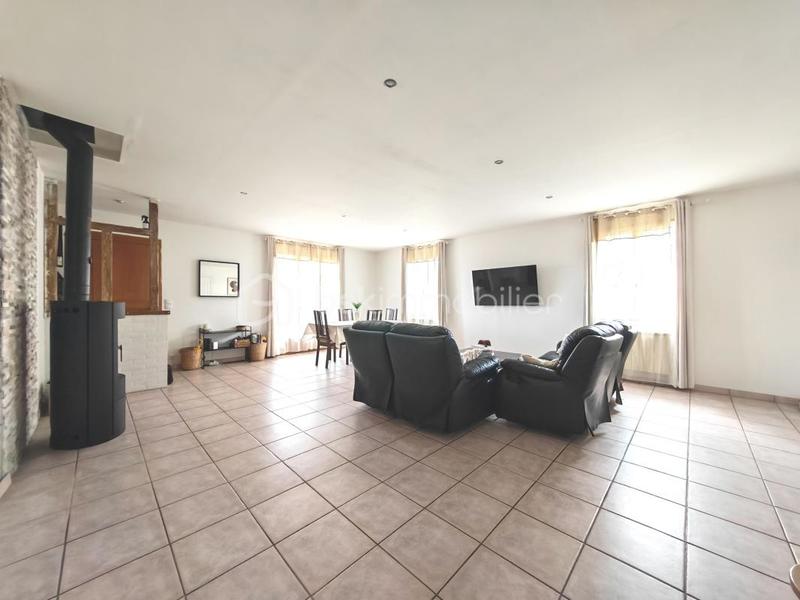 Maison - 180 m² - 7 pièces