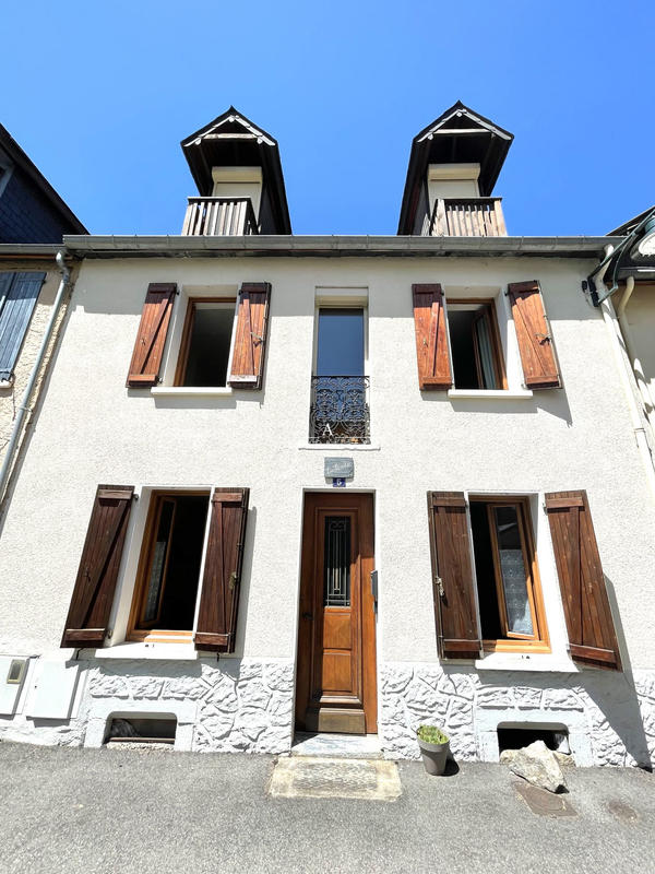 Maison - 104 m² - 5 pièces