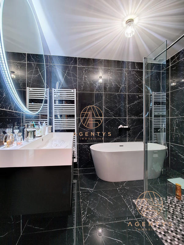 Maison - 165 m² - 7 pièces