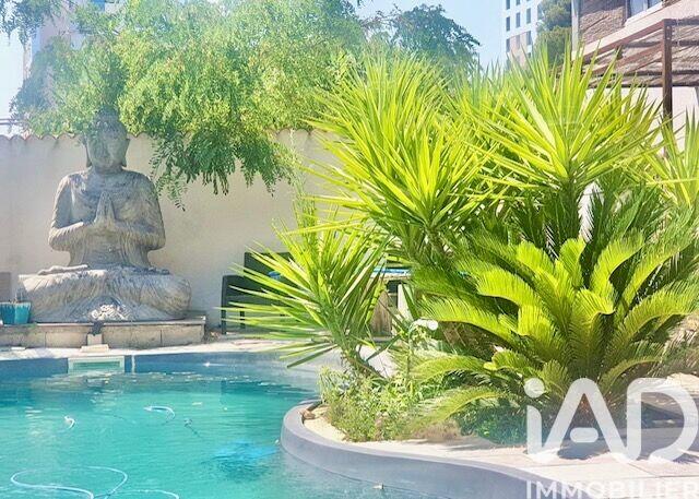 Maison - 267 m² - 11 pièces