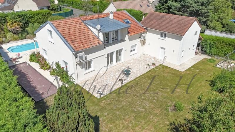 Pavillon - 224 m² - 6 pièces