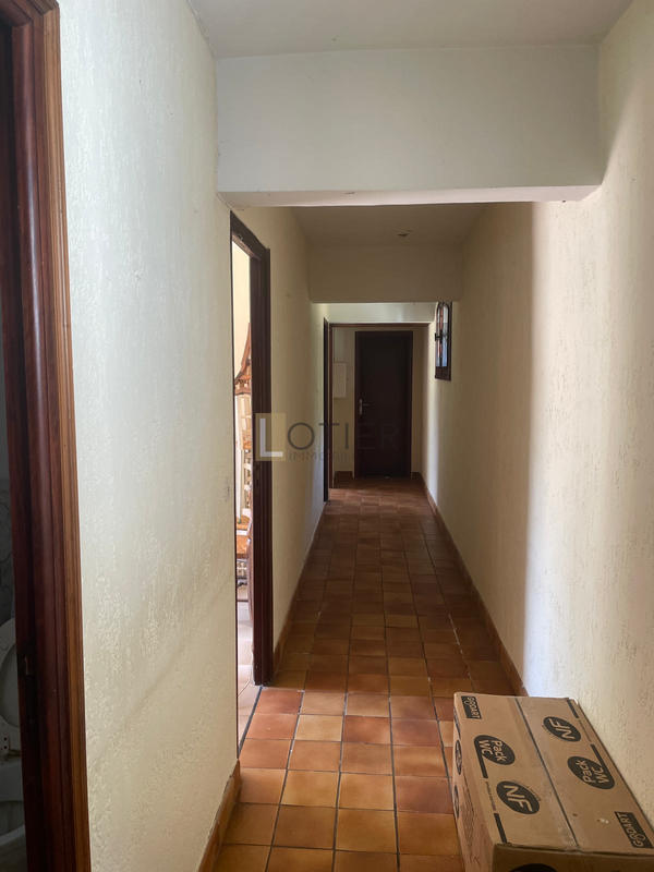 Maison - 220 m² - 7 pièces