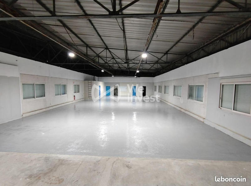 Local commercial - 819 m²