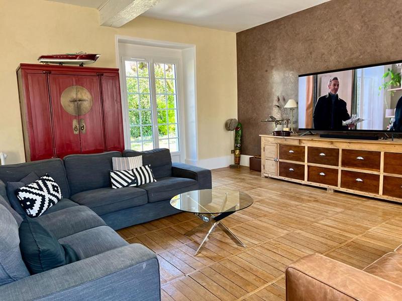 Demeure - 274 m² - 11 pièces