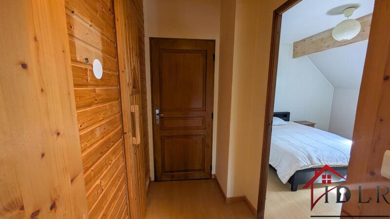 Maison - 270 m² - 9 pièces