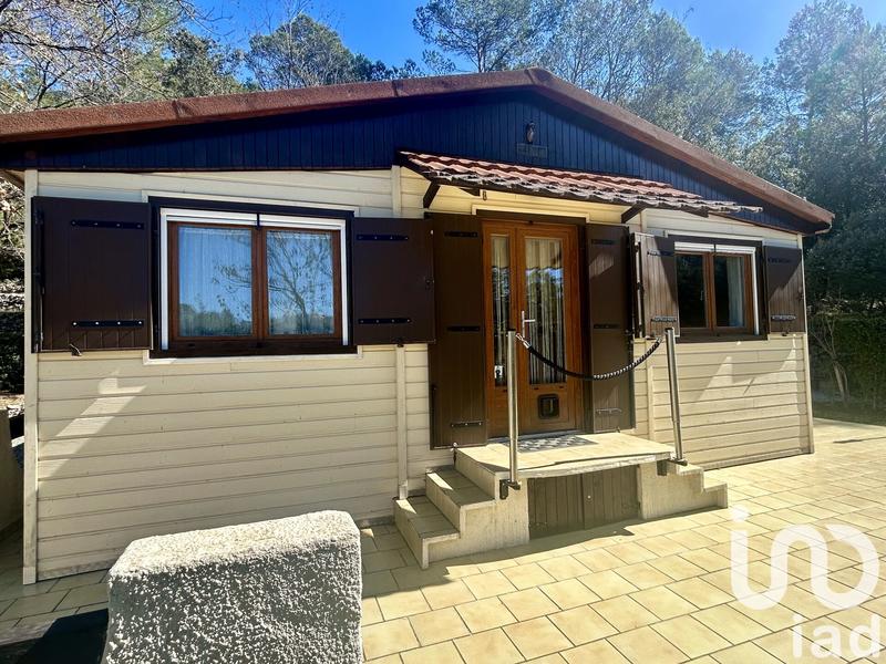 Maison - 14 000 m² - 4 pièces