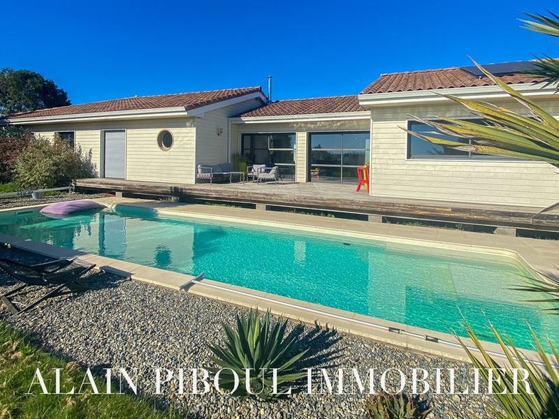 Maison - 180 m² - 6 pièces