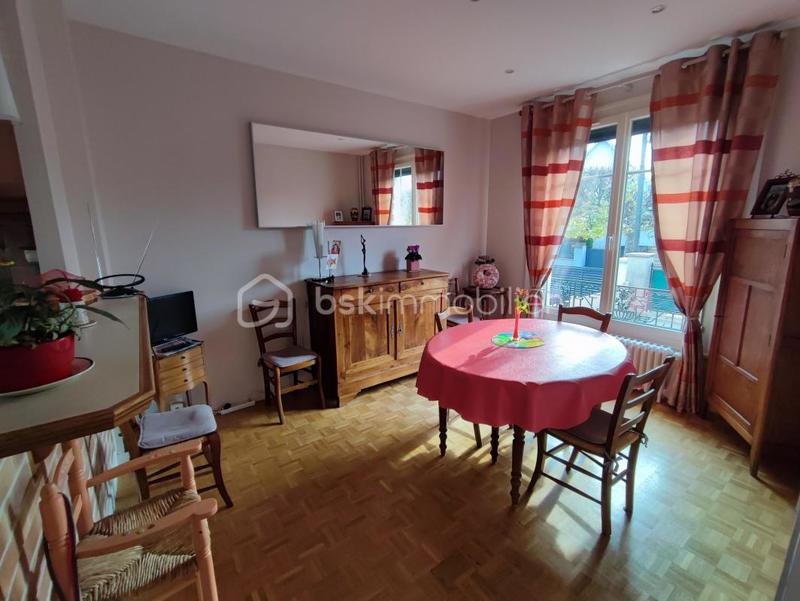 Maison - 96 m² - 5 pièces