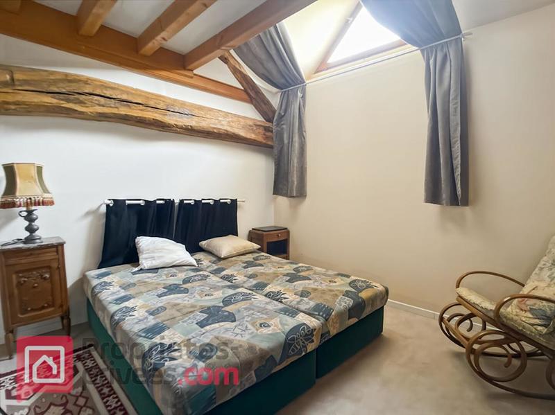 Maison - 260 m² - 9 pièces