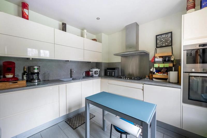 Maison - 142 m² - 9 pièces