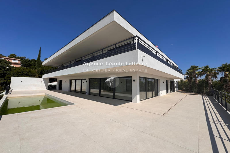 Maison contemporaine - 539 m² - 13 pièces