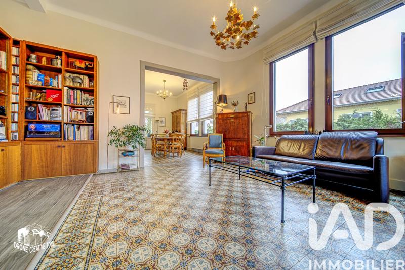 Maison - 212 m² - 9 pièces