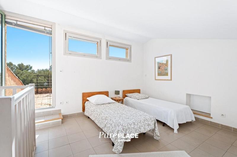 Villa - 236 m² - 6 pièces