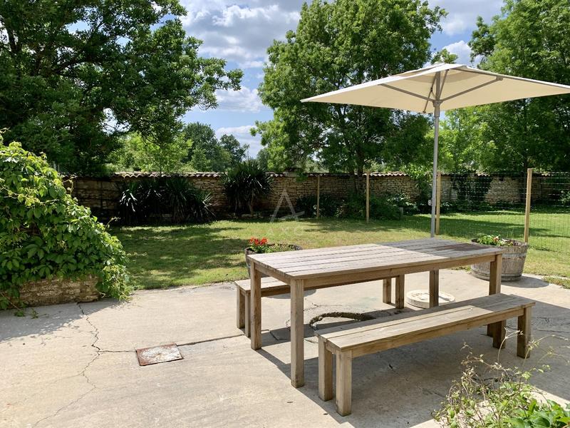 Maison de village - 300 m² - 8 pièces