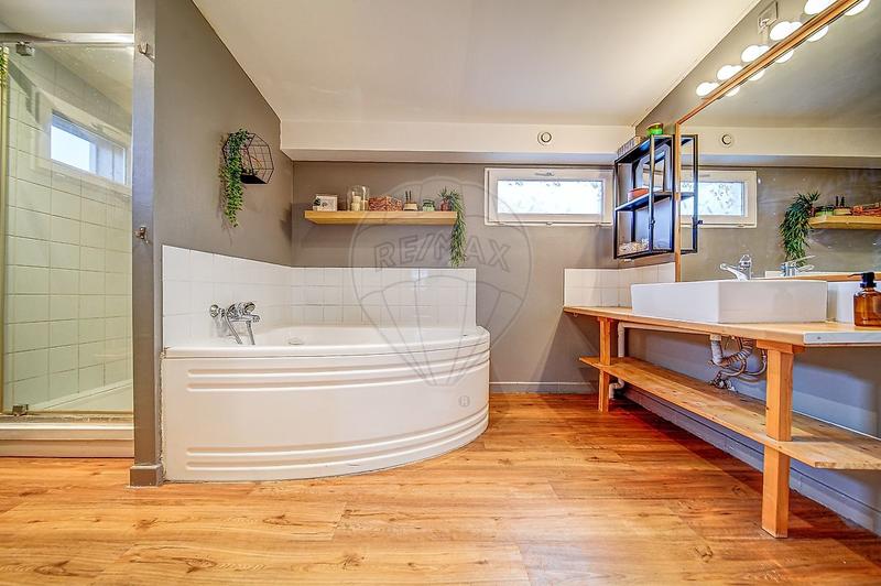 Maison - 110 m² - 4 pièces