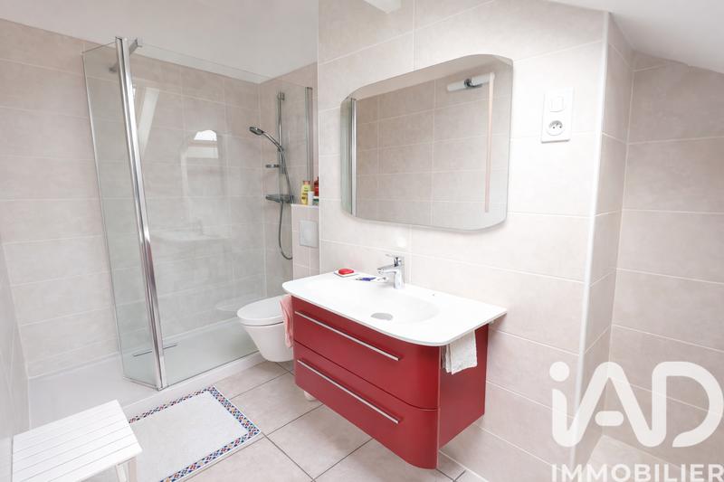 Maison - 204 m² - 8 pièces