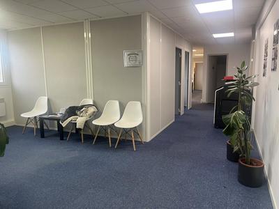 Bureau - 104 m² - 4 pièces