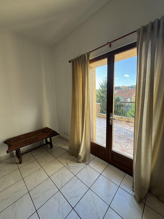 Appartement - 79 m² - 4 pièces