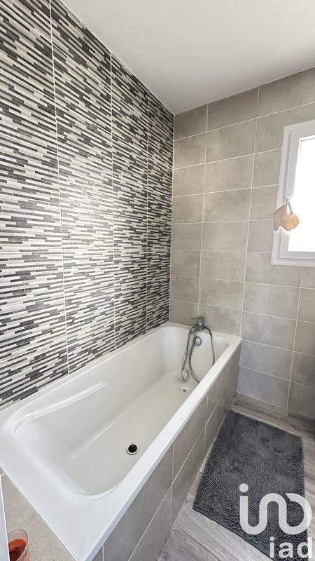 Maison - 95 m² - 5 pièces