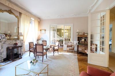 Appartement - 231 m² - 7 pièces