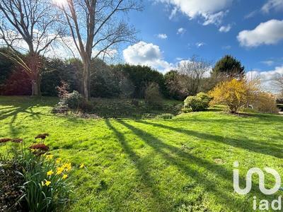 Maison - 235 m² - 7 pièces