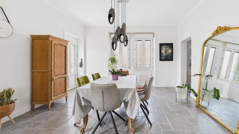 Maison de ville - 235 m² - 7 pièces