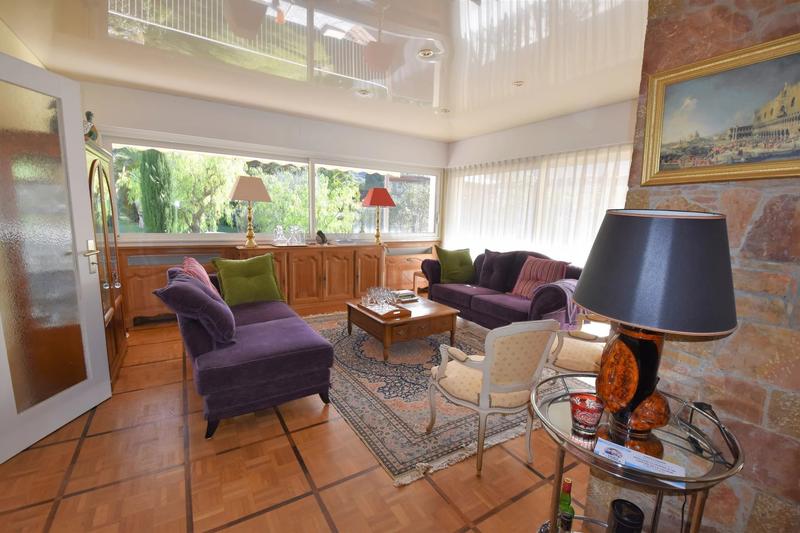 Maison - 306 m² - 8 pièces