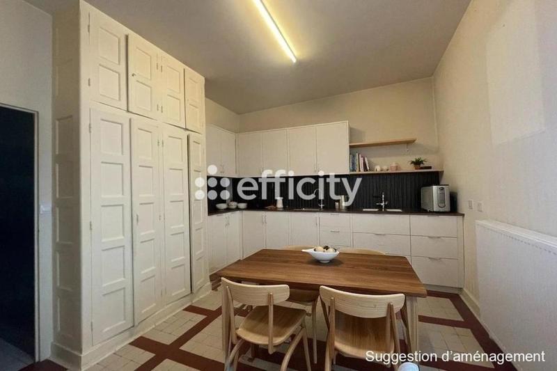 Maison - 265 m² - 8 pièces