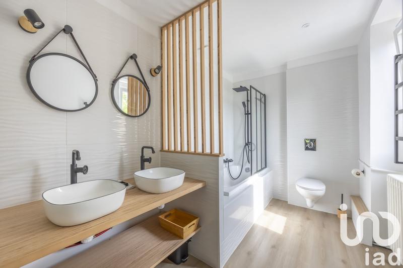 Maison - 383 m² - 11 pièces