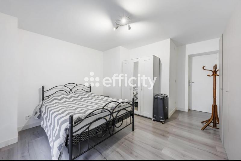 Appartement - 95 m² - 5 pièces