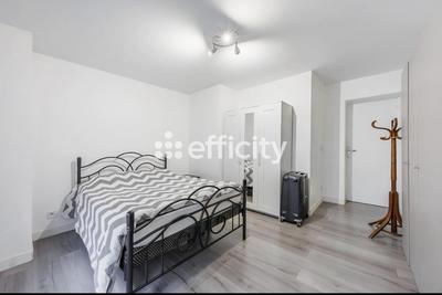 Appartement - 95 m² - 5 pièces