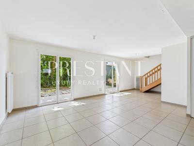 Maison - 92 m² - 4 pièces