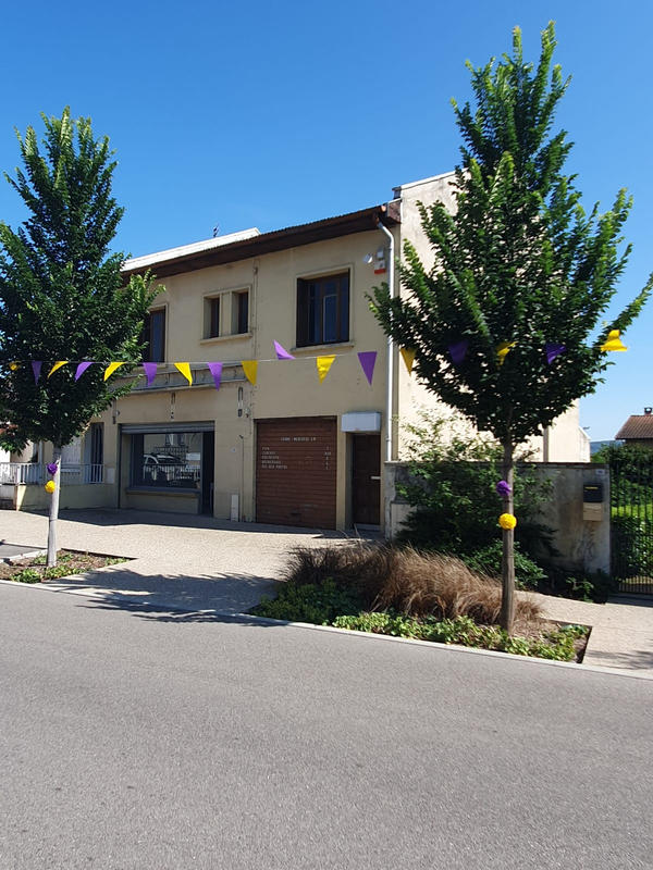 Local commercial - 200 m² - 6 pièces