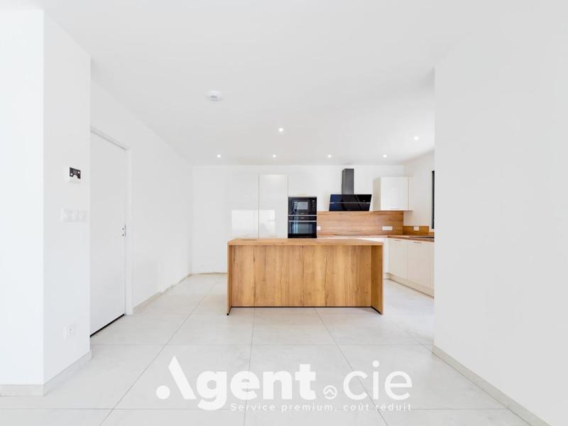 Maison - 141 m² - 6 pièces