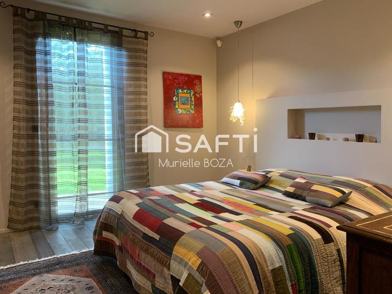 Maison - 748 m² - 11 pièces