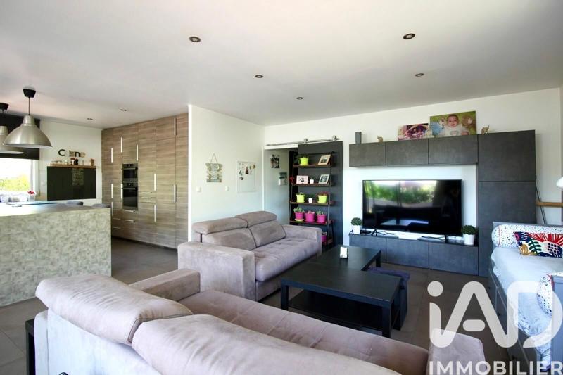 Maison - 235 m² - 7 pièces