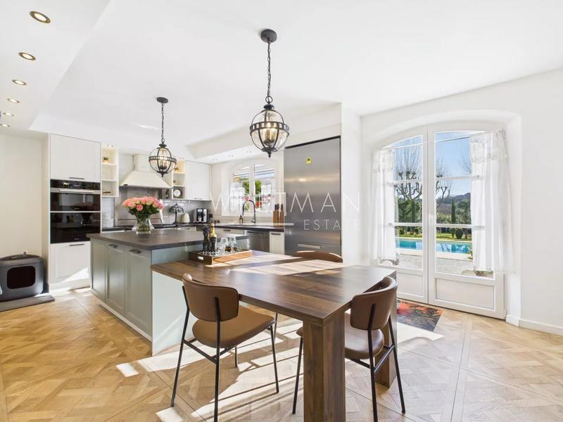 Villa - 178 m² - 6 pièces