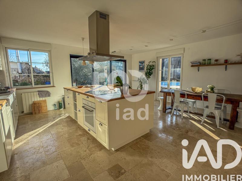 Maison - 250 m² - 9 pièces