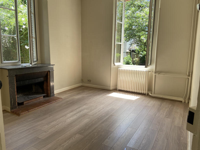 Maison - 258 m² - 11 pièces