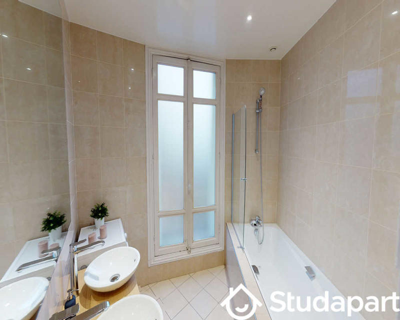 Chambre - 180 m² - 1 pièce