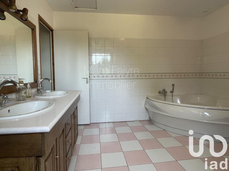 Maison - 180 m² - 8 pièces