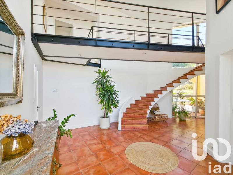 Maison - 299 m² - 9 pièces