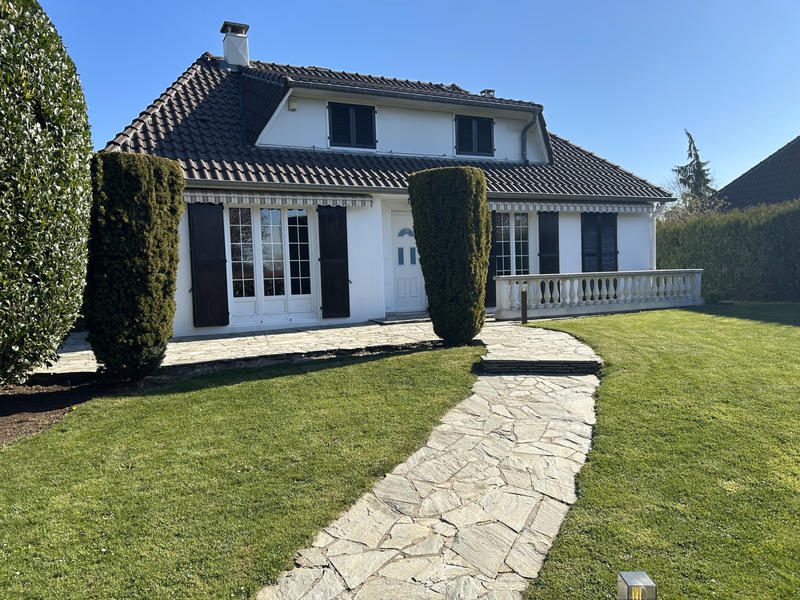 Maison - 201 m² - 5 pièces