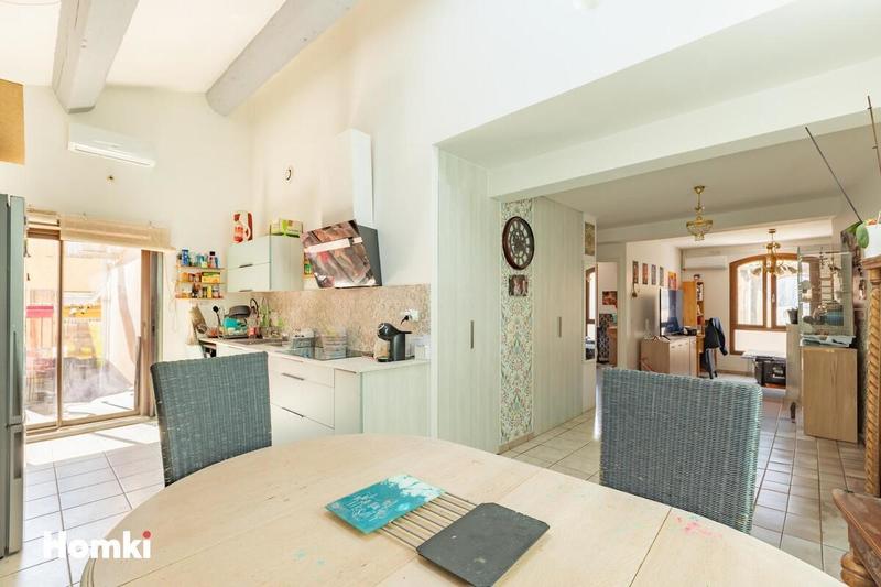 Maison - 250 m² - 8 pièces