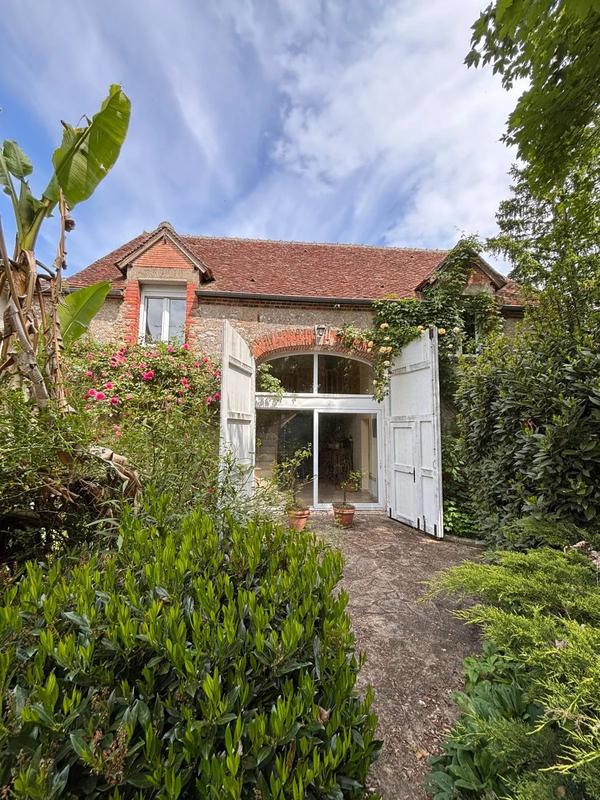 Maison - 280 m² - 11 pièces