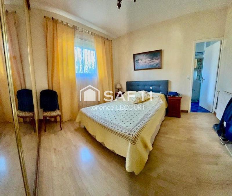 Maison - 220 m² - 7 pièces