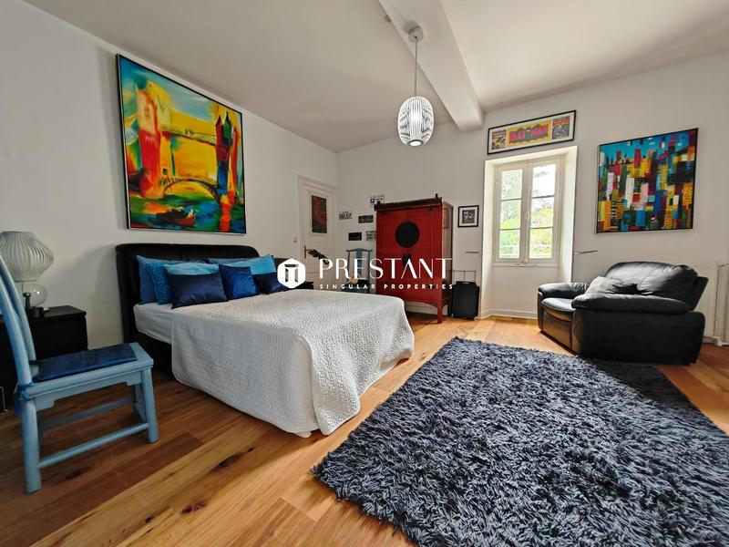 Demeure - 524 m² - 13 pièces