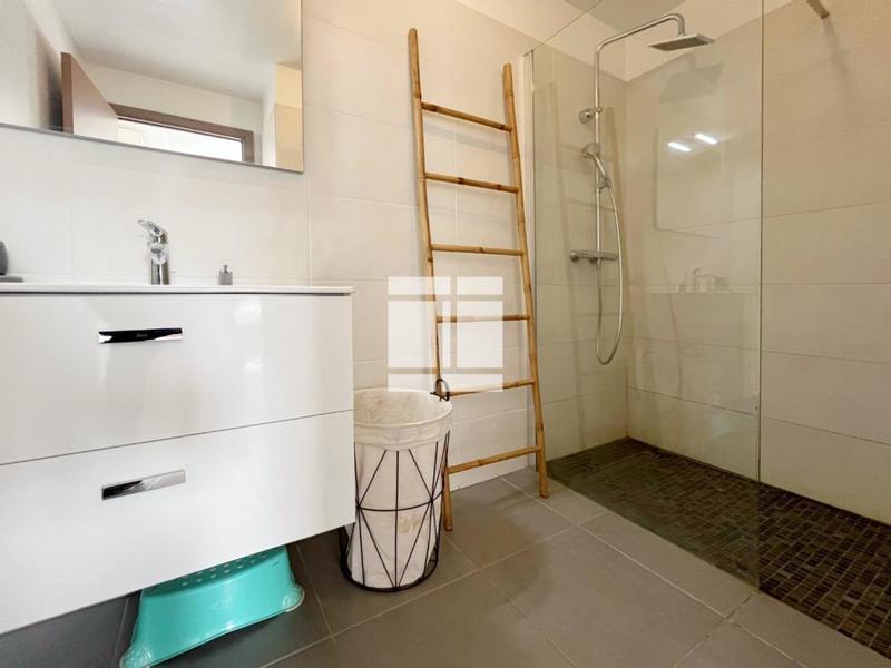 Immeuble - 40 m² - 2 pièces