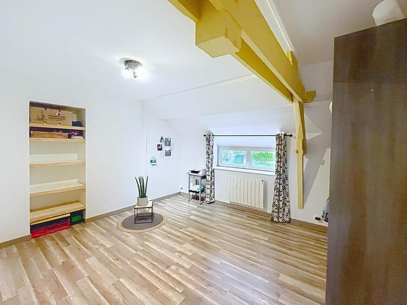 Maison - 220 m² - 6 pièces